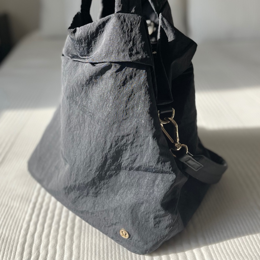 Lululemon Athletica On My Level 30L Convertible Slouchy Tote Bag Black